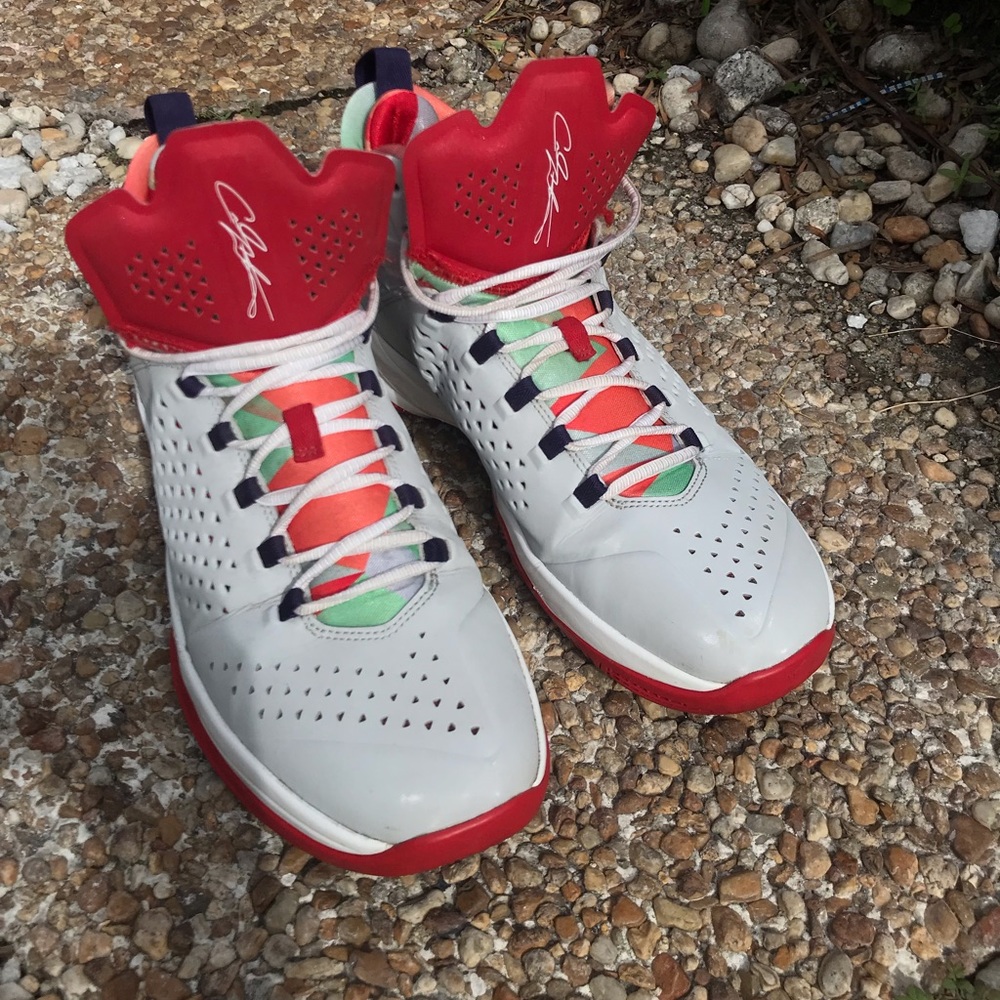 CHEAP USED Silver Jordan’s